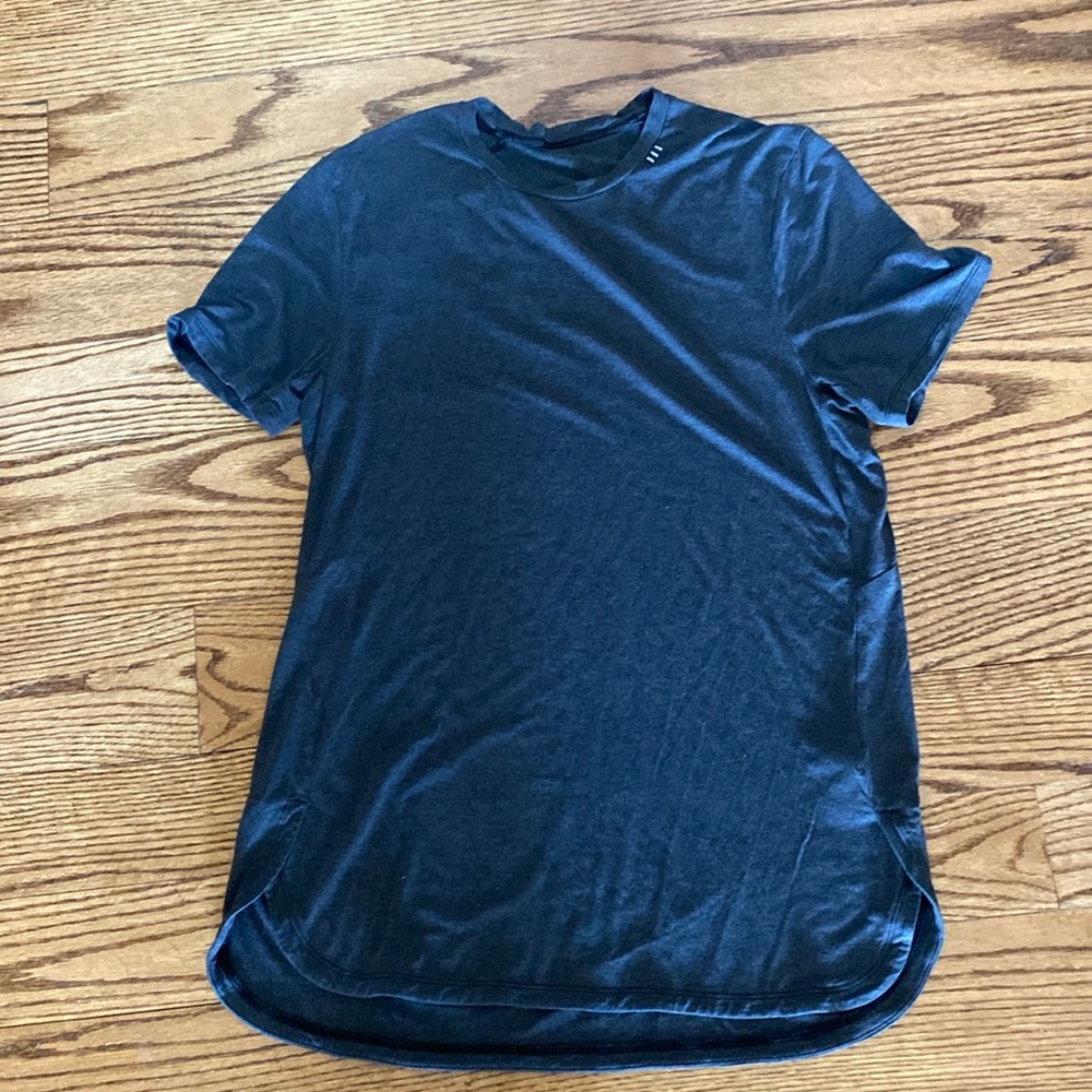 Lululemon T Shirt